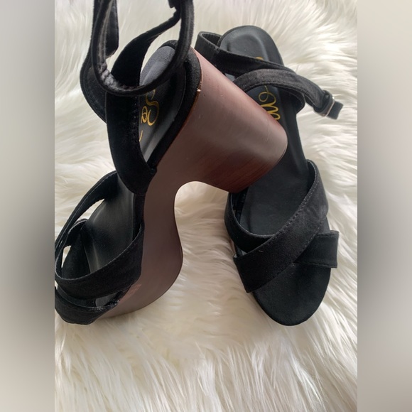 Black shoes - Picture 2 of 4